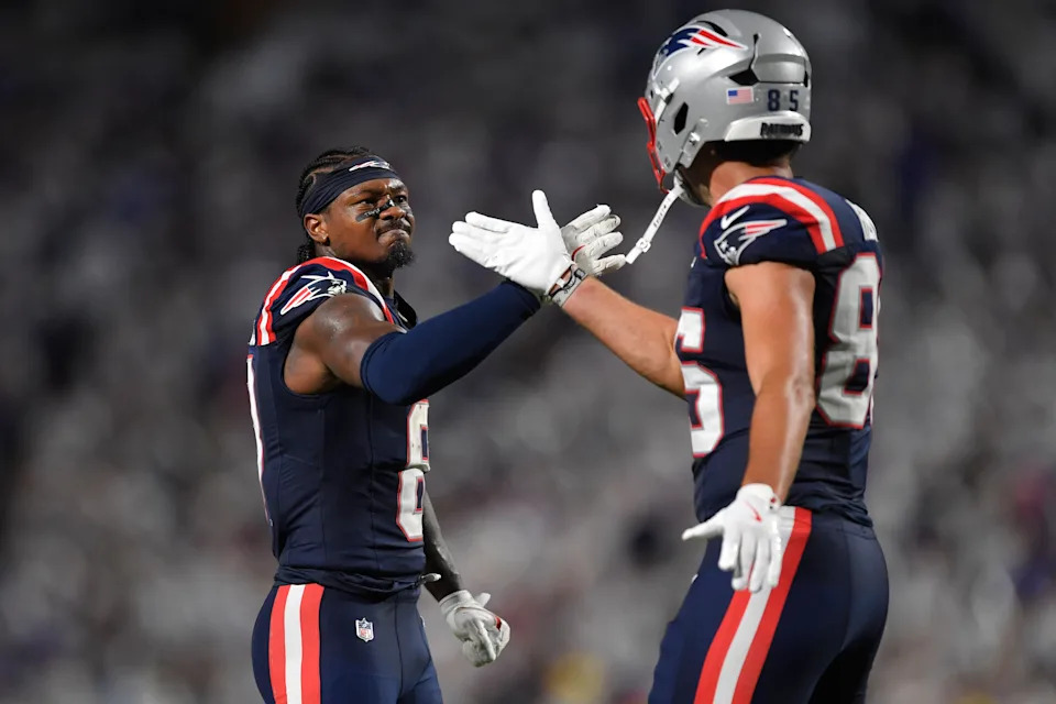 Los Patriots ingresaron la noche después del domingo, y los Bills dieron la primera derrota. (Adrian Kraus / AP Photo)