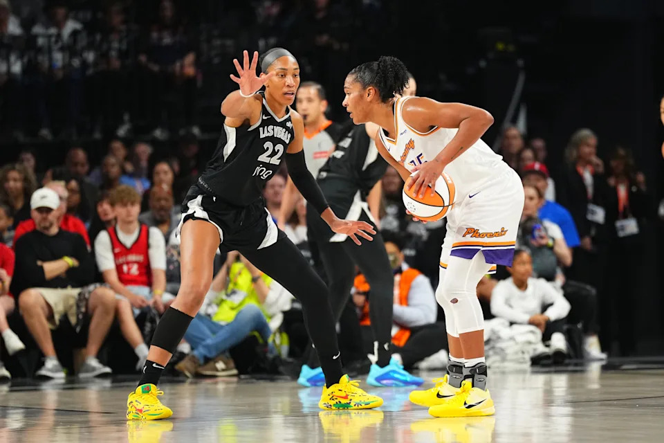 A'JA Wilson protege a Alyssa Thomas, juego 2. (Jeff Bottari / Nbae) vía Getty Images