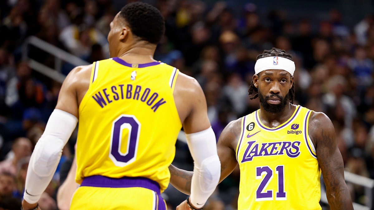 Russell Westbrook y Pat Bev en la cancha