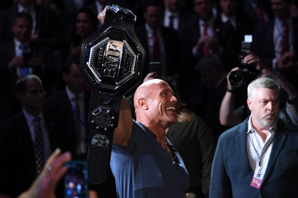 'The Rock' se lleva el título BMF en UFC 244