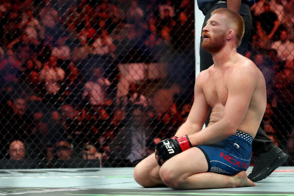 Bo Nickal después de su victoria en UFC 322