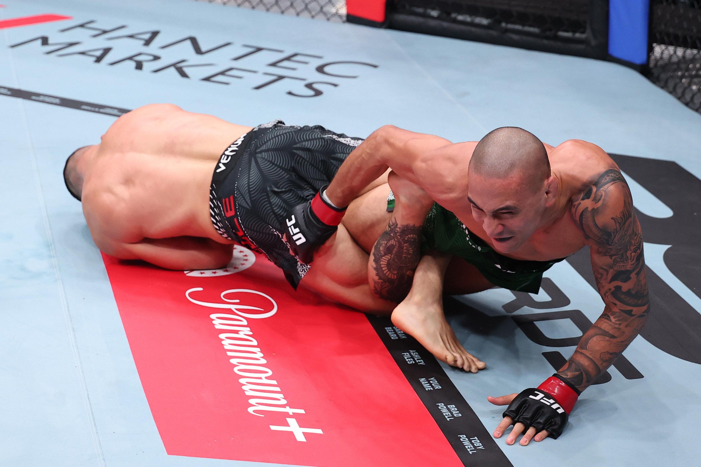 PERTH, AUSTRALIA – 2 DE MAYO: Kody Steele entra en su pelea de peso pluma contra Dom Mar Fan de Australia durante el evento UFC Fight Night en el RAC Arena el 2 de mayo de 2026 en Perth, Australia. (Foto de Ed Mulholland/Zuffa LLC)
