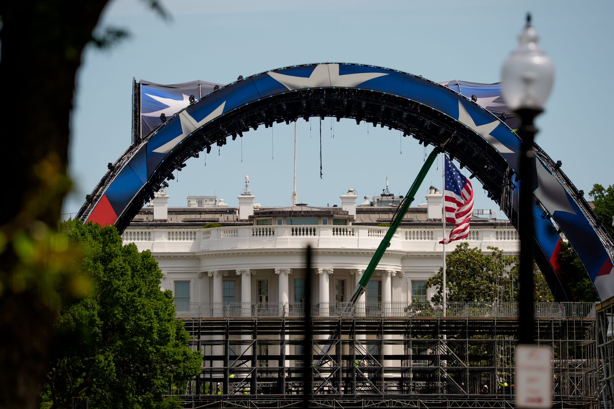 La Casa Blanca albergará seis peleas de UFC en el jardín sur el 14 de junio, el 80 cumpleaños de Trump.
