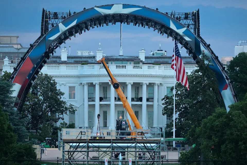 Una nueva encuesta muestra que la mayoría de los estadounidenses se oponen a un evento de UFC en el jardín sur de la Casa Blanca. /Jonathan Ernst/REUTERS