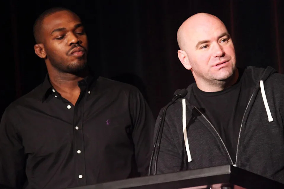 El presidente de UFC, Dana White, y el ex campeón Jon Jones.