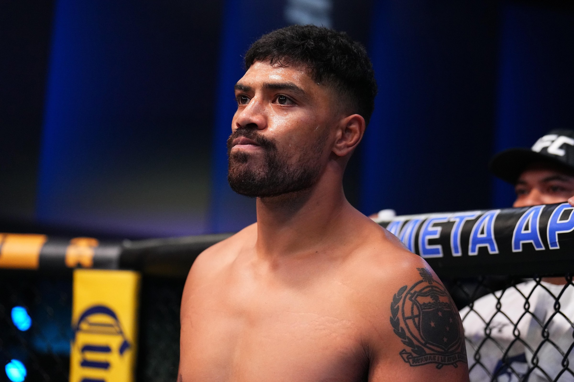 LAS VEGAS, NEVADA – 6 DE JUNIO: Junior Tafa de Australia está en su esquina antes de su pelea de peso semipesado contra Iwo Baraniewski de Polonia durante el evento UFC Fight Night en Meta APEX el 6 de junio de 2026 en Las Vegas, Nevada. (Foto de Chris Unger/Zuffa LLC)